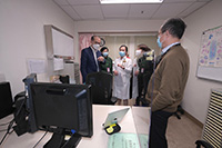 Secretary for Health visits Princess Margaret Hospital (with photos)