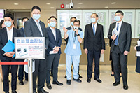 醫務衞生局局長到訪天水圍（天業路）社區健康中心（附圖）