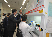 醫務衞生局局長到訪香港中文大學醫學院（附圖）