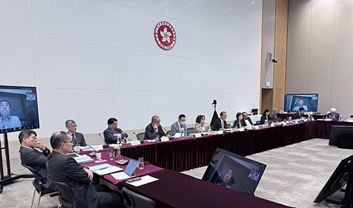 筹备新医学院工作组与提交建议书的大学会面（附图）