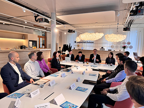 Secretary for Health introduces Hong Kong's health and medical innovation initiatives in Switzerland (with photos)