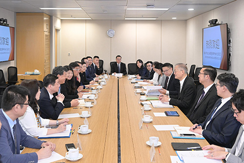 医务卫生局局长与深圳市政协代表团会面