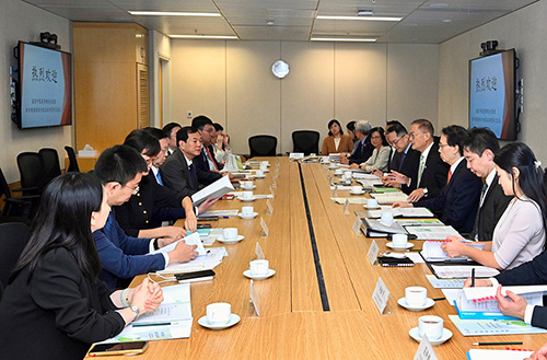 医务卫生局局长与国家中医药管理局局长会面